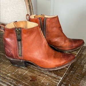 Brown Leather Ankle Boots with Zipper
